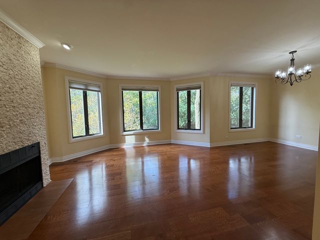 60 S Dee Road G, Park Ridge, IL 60068