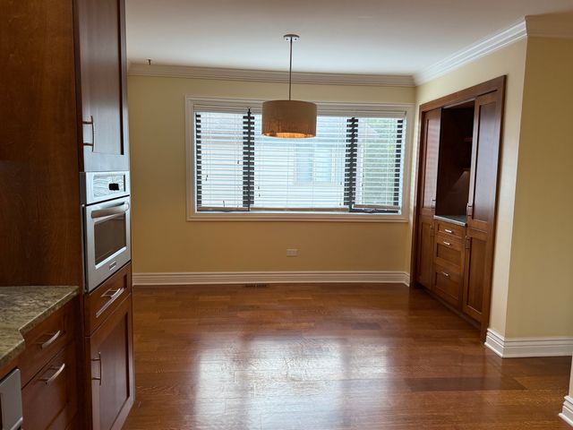 60 S Dee Road G, Park Ridge, IL 60068