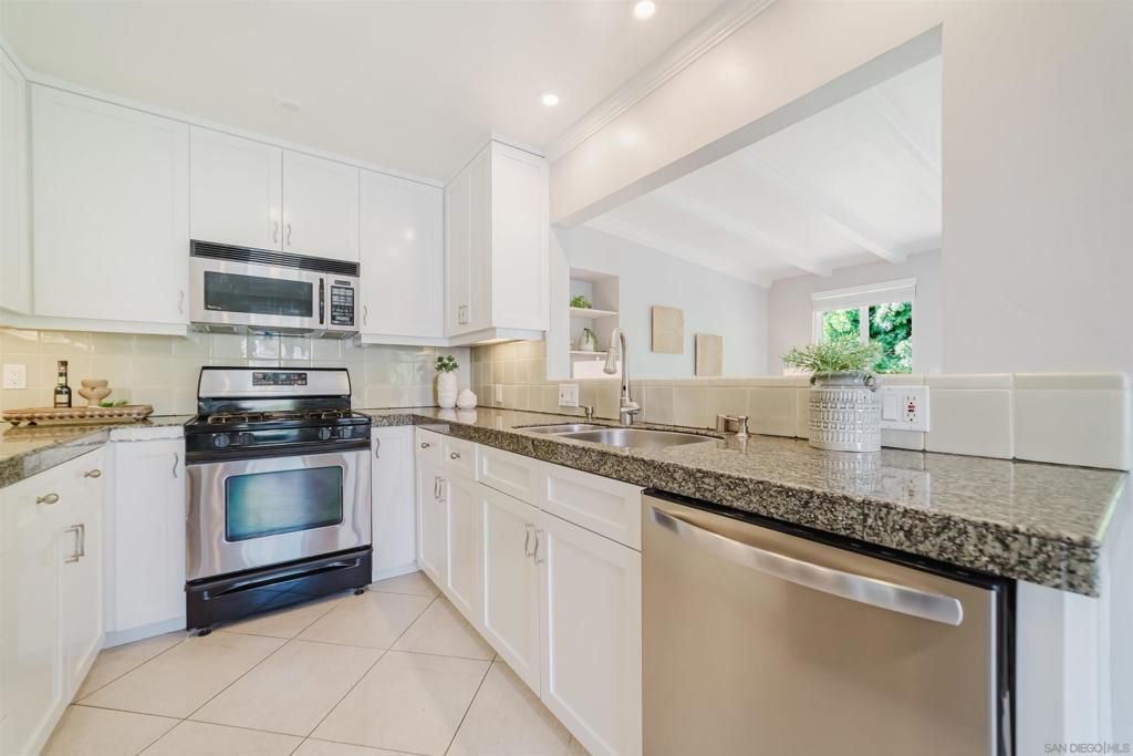 Image 7 of property listing at 1002 Morse, Oceanside, CA 92054