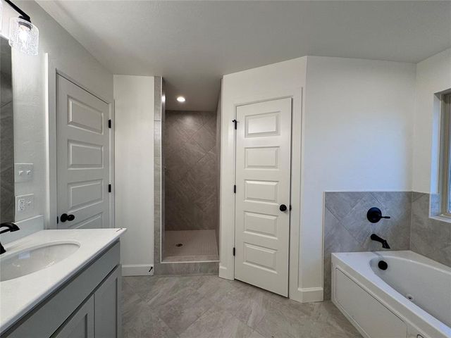 9304 NW 143rd Street, Yukon, OK 73099