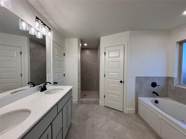 9304 NW 143rd Street, Yukon, OK 73099