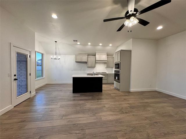 9304 NW 143rd Street, Yukon, OK 73099
