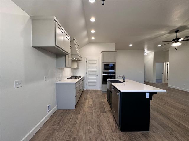 9304 NW 143rd Street, Yukon, OK 73099