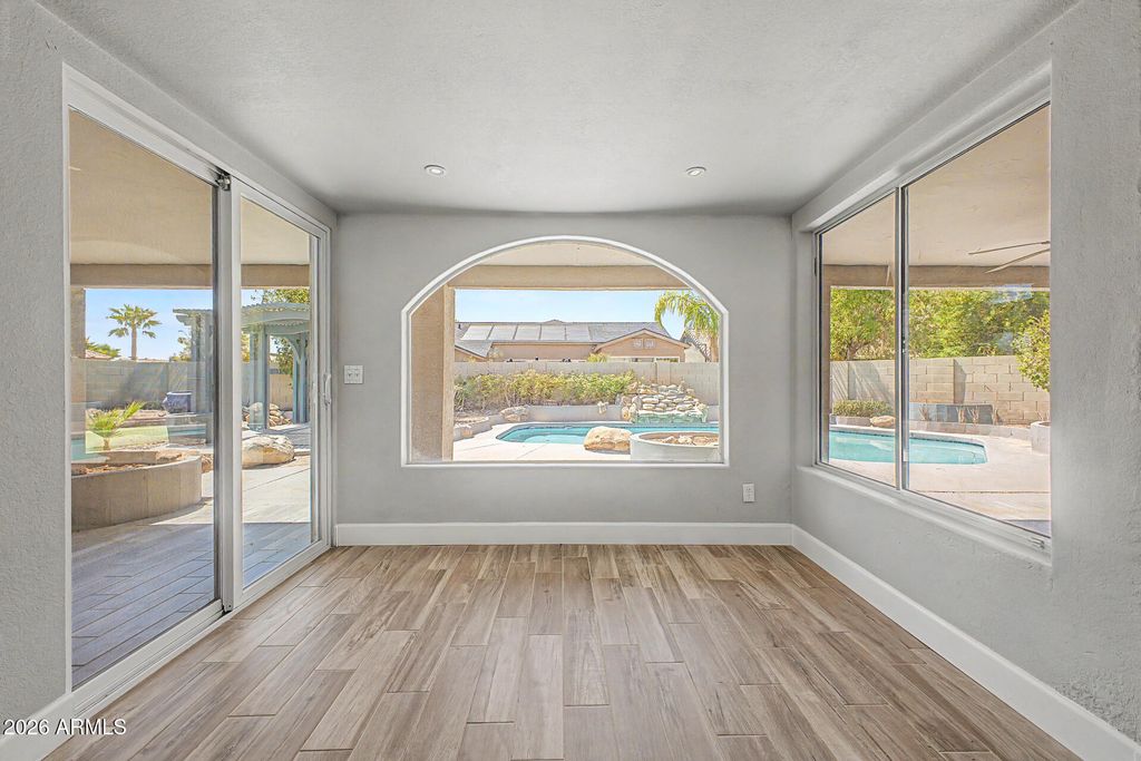 9139 W PARADISE Lane, Peoria, AZ 85382 — photo 5