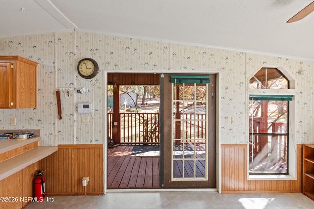 110 HILL TOP Loop, Hawthorne, FL 32640