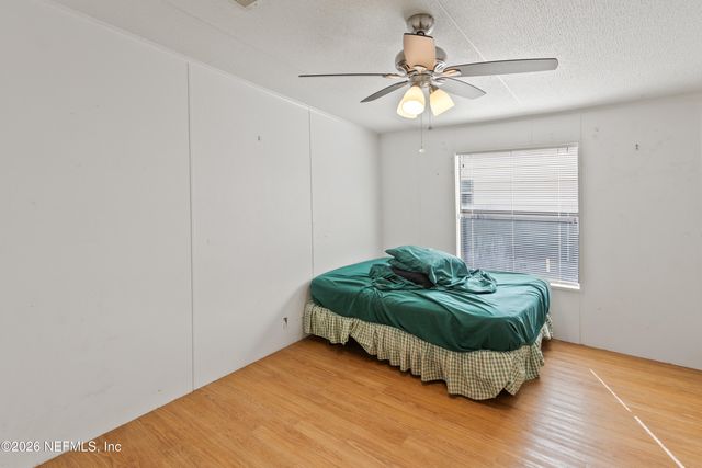 110 HILL TOP Loop, Hawthorne, FL 32640