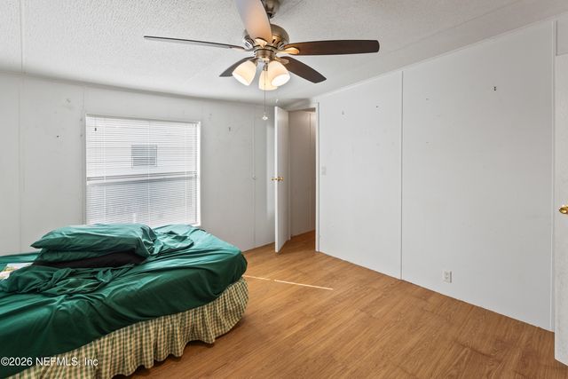 110 HILL TOP Loop, Hawthorne, FL 32640