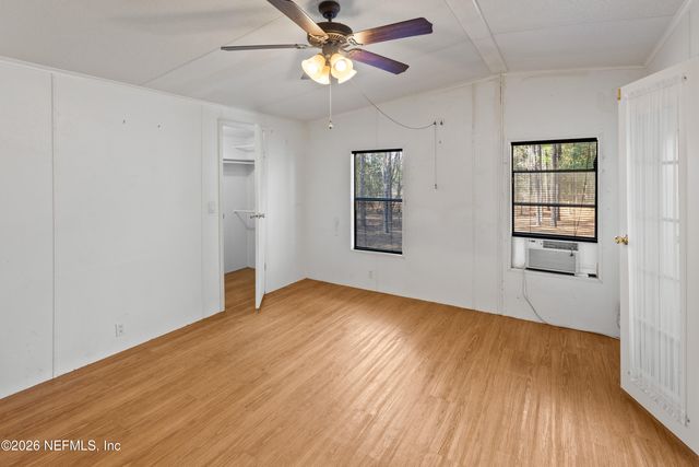 110 HILL TOP Loop, Hawthorne, FL 32640