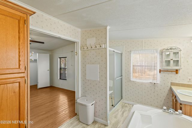 110 HILL TOP Loop, Hawthorne, FL 32640