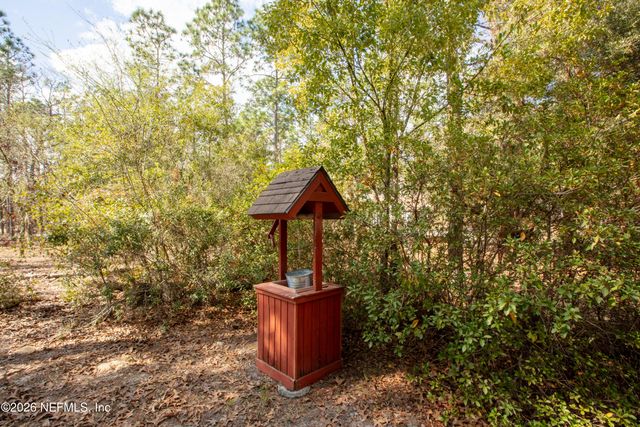 110 HILL TOP Loop, Hawthorne, FL 32640