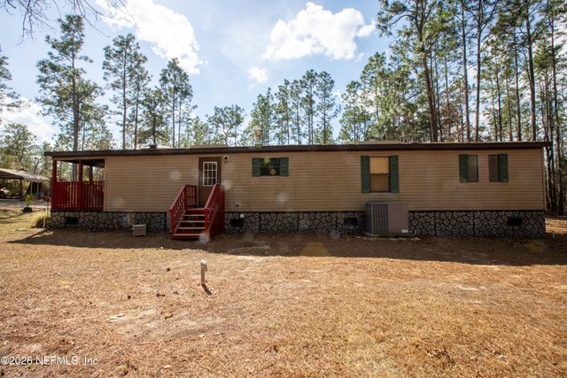 110 HILL TOP Loop, Hawthorne, FL 32640