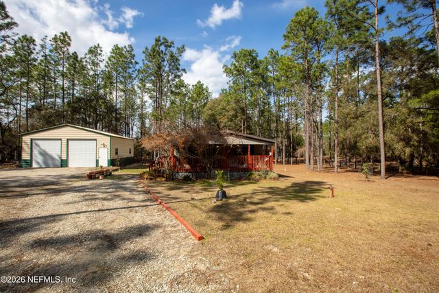 110 HILL TOP Loop, Hawthorne, FL 32640