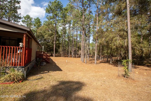 110 HILL TOP Loop, Hawthorne, FL 32640