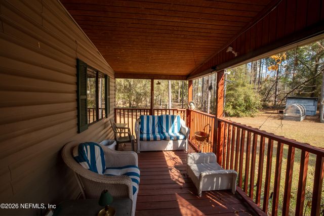 110 HILL TOP Loop, Hawthorne, FL 32640