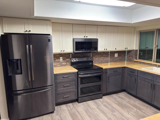 17046 N 37th Avenue, Glendale, AZ 85308