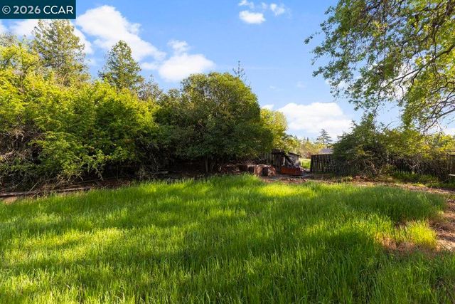 1101 Scots Ln, Walnut Creek, CA 94596