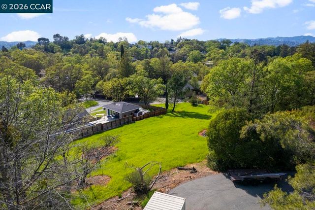 1101 Scots Ln, Walnut Creek, CA 94596