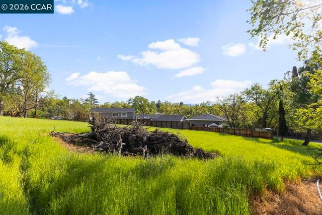 1101 Scots Ln, Walnut Creek, CA 94596