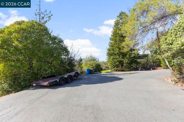 1101 Scots Ln, Walnut Creek, CA 94596