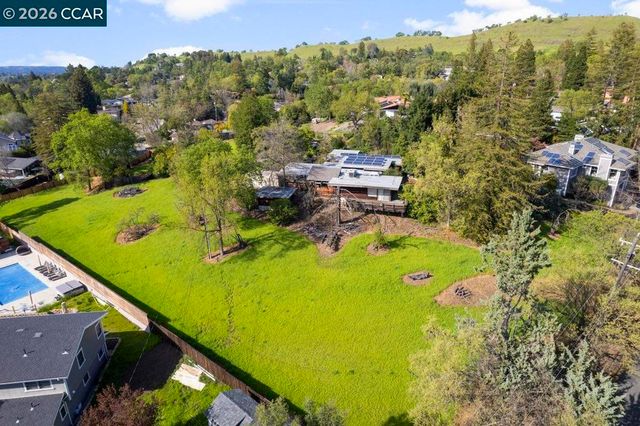 1101 Scots Ln, Walnut Creek, CA 94596