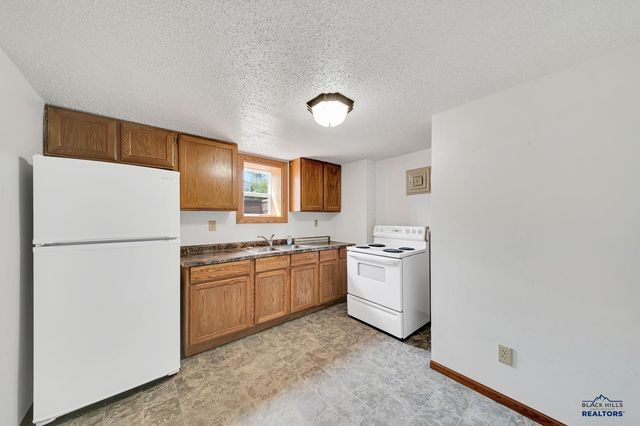 629 WOOD AVE, Rapid City, SD 57701