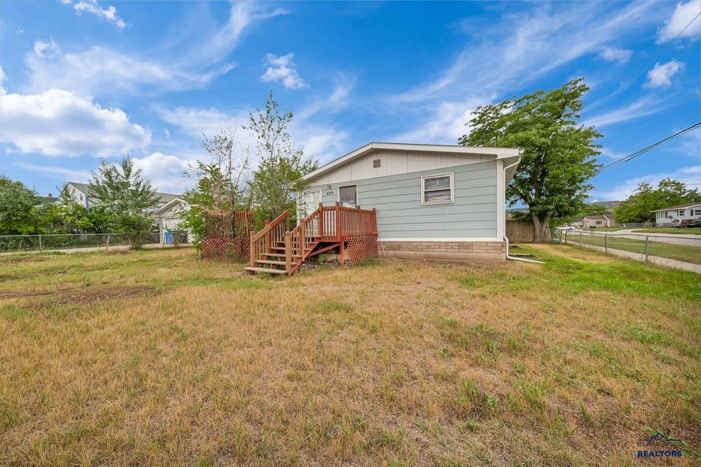629 WOOD AVE, Rapid City, SD 57701