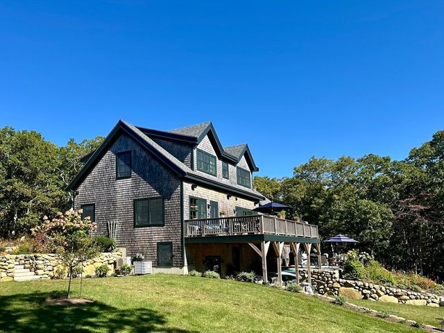 96 Hammett Ln, Chilmark, MA 02535