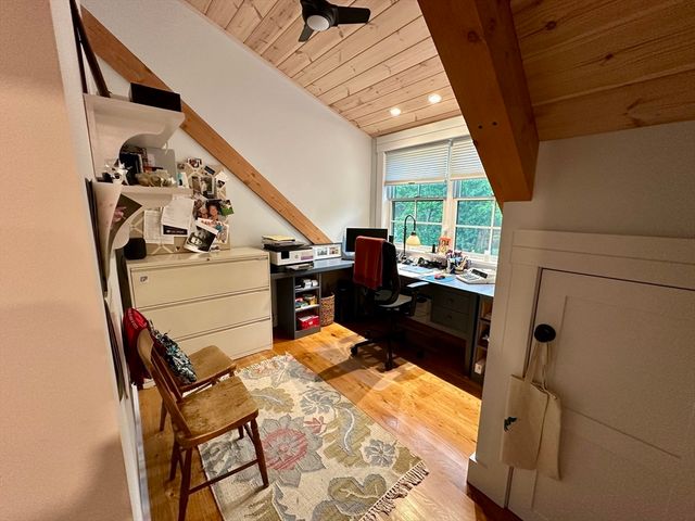 96 Hammett Ln, Chilmark, MA 02535
