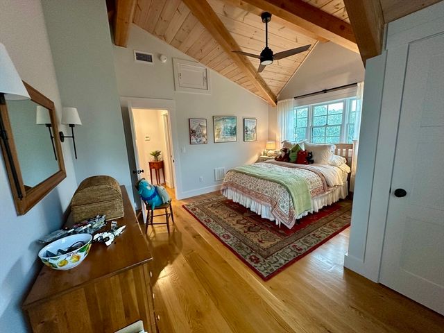 96 Hammett Ln, Chilmark, MA 02535