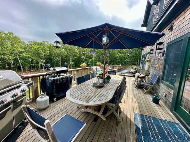 96 Hammett Ln, Chilmark, MA 02535