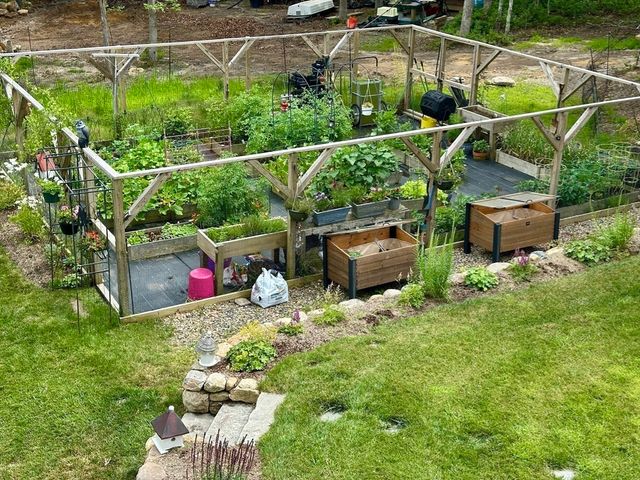 96 Hammett Ln, Chilmark, MA 02535