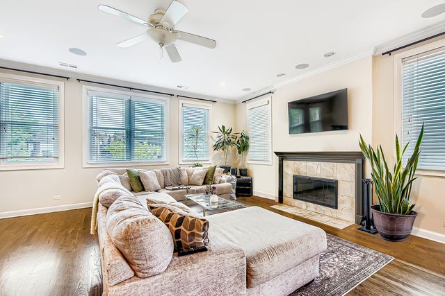 2641 N TALMAN Avenue 2, Chicago, IL 60647