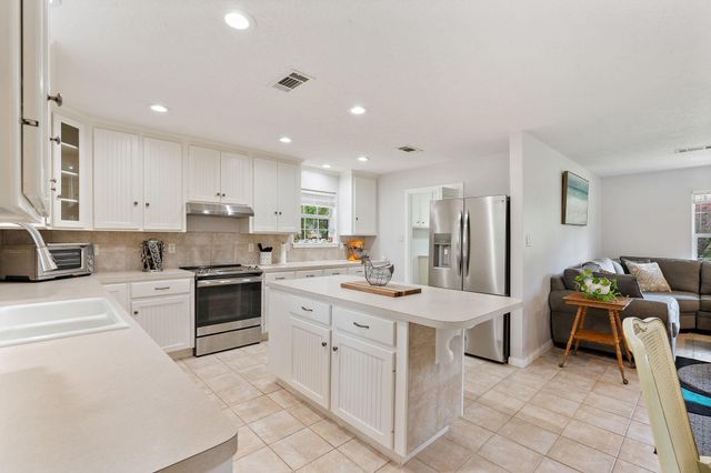 445 Woolridge Dr Drive, Conroe, TX 77301