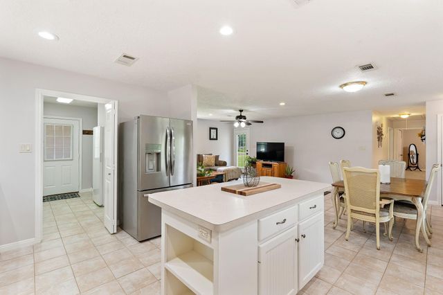 445 Woolridge Dr Drive, Conroe, TX 77301