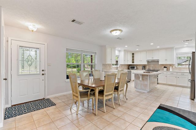 445 Woolridge Dr Drive, Conroe, TX 77301