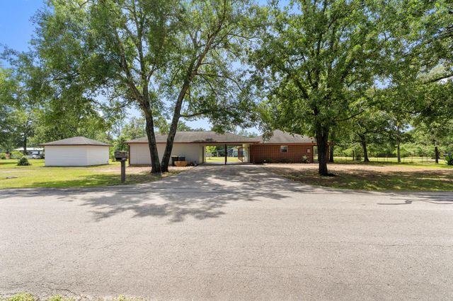 445 Woolridge Dr Drive, Conroe, TX 77301