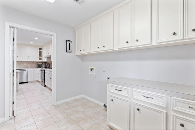 445 Woolridge Dr Drive, Conroe, TX 77301
