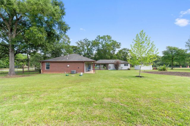 445 Woolridge Dr Drive, Conroe, TX 77301