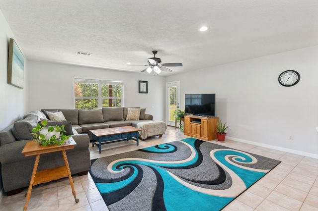 445 Woolridge Dr Drive, Conroe, TX 77301