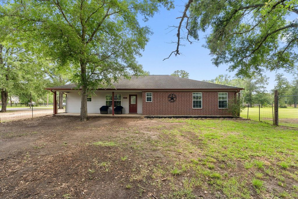 445 Woolridge Dr Drive, Conroe, TX 77301
