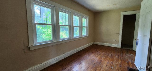 8008 Monroe Avenue, St Louis, MO 63114