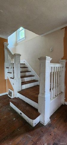 8008 Monroe Avenue, St Louis, MO 63114