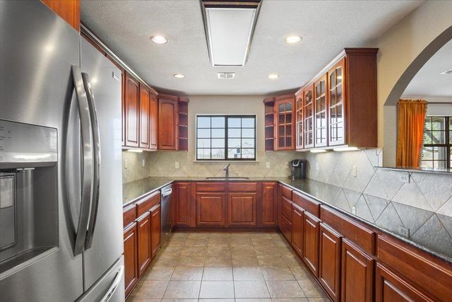 8600 Five Wells RD, Rogers, TX 76569