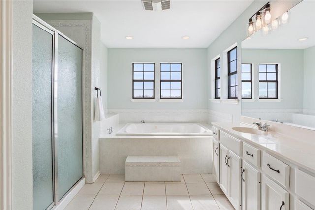 8600 Five Wells RD, Rogers, TX 76569