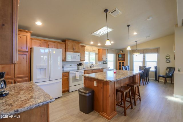 2263 N TREKELL Road 158, Casa Grande, AZ 85122