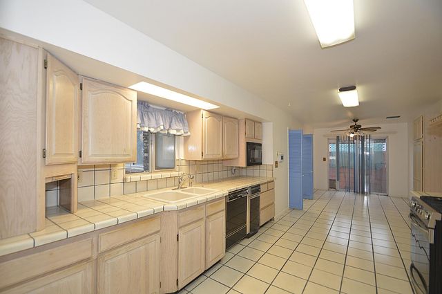 3860 E Rialto Avenue, Fresno, CA 93726