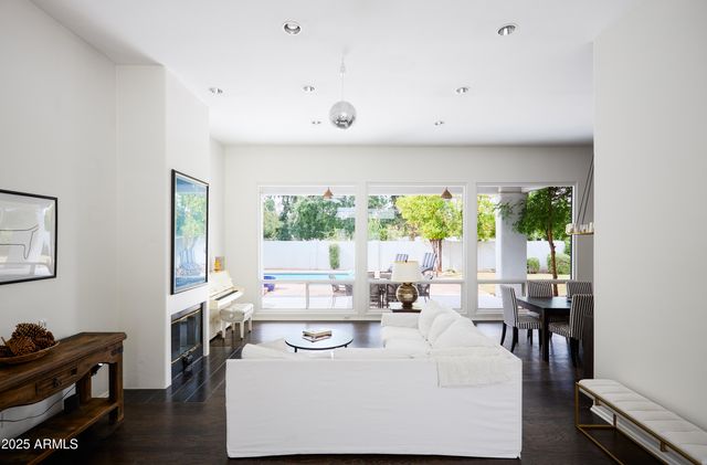 12242 N 74TH Street, Scottsdale, AZ 85260