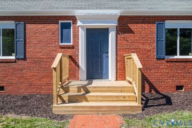 2115 Newbourne St, Richmond, VA 23223