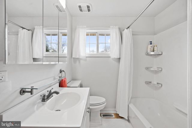 416 DIVISION ST, Cinnaminson, NJ 08077