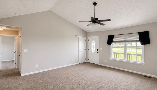 121 Hazelnut Ln, Unionville, TN 37180